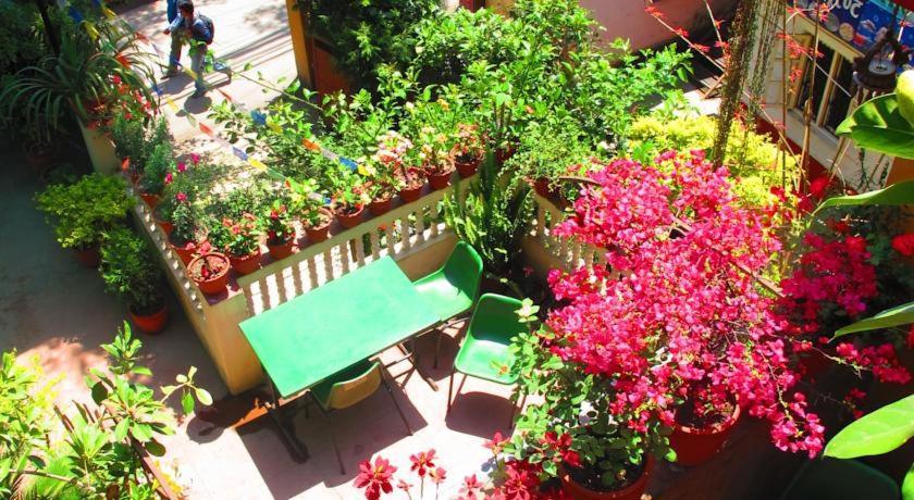 Souvenir Guest House กาฐมาณฑุ ภายนอก รูปภาพ
